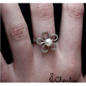 Tepaný prsten Květ - Perla
